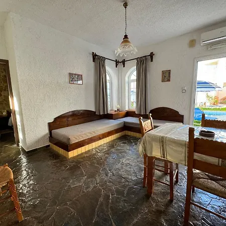 Konaki Aparthotel 3*